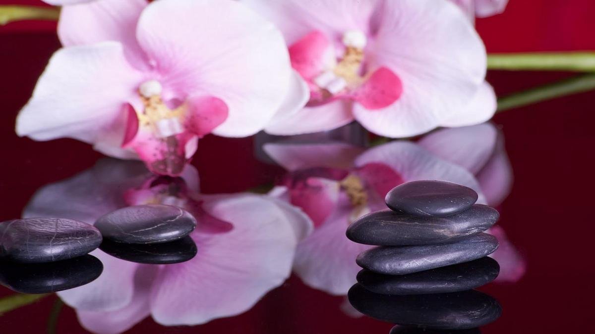 benefits-of-hot-stone-massage-for-chronic-pain-management