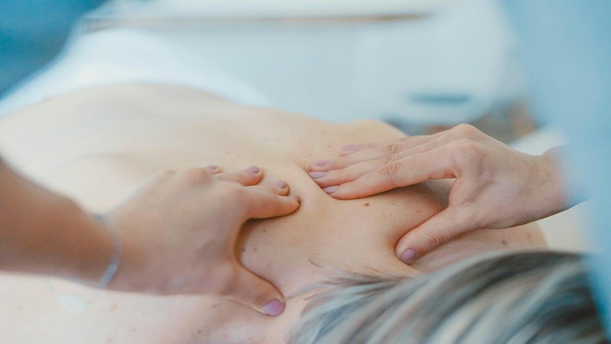 best-practices-for-prenatal-massage-therapy-to-ease-pregnancy-discomfort